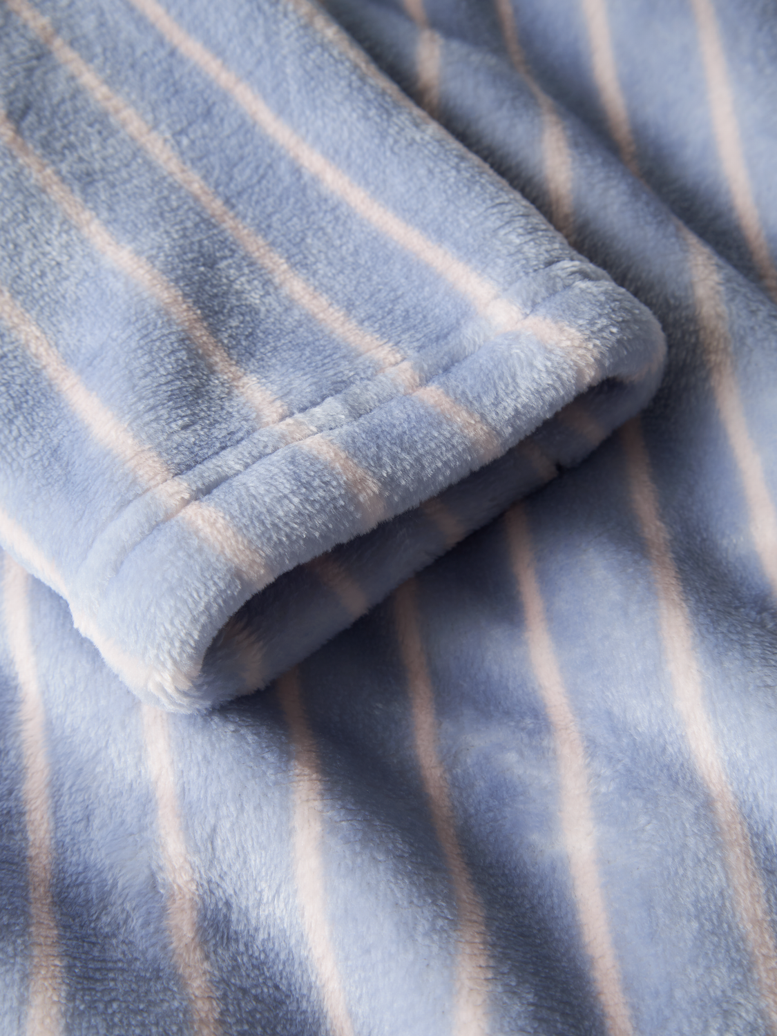 model_shot-front_full